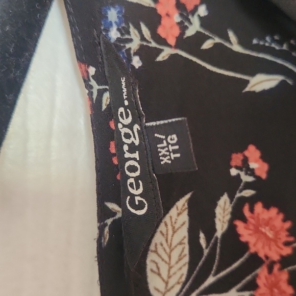 Women's George Plus Size  Floral Blouse - Size XXL - Picture 4 of 9